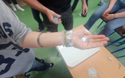 Za kraj još jedne uspješne školske godine na satu Kemije priredili smo zanimljiv pokus
